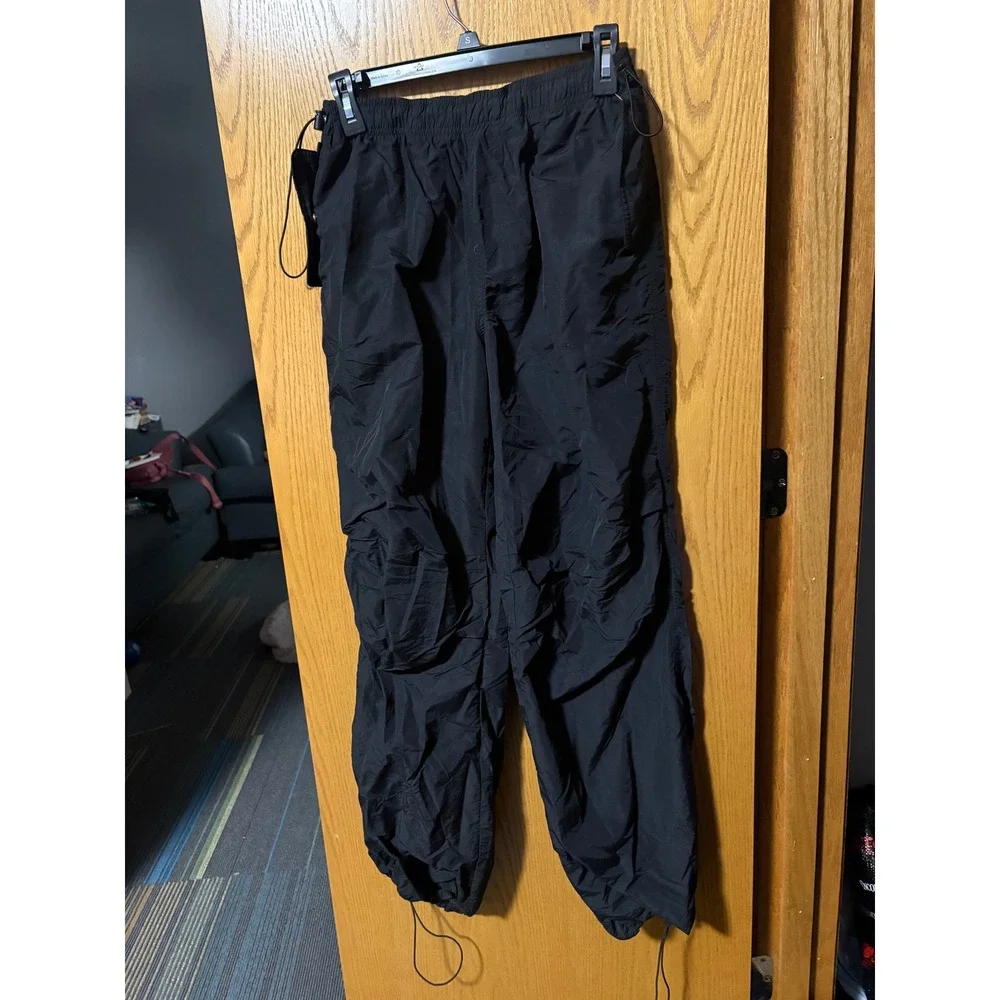 A Vintage Shop Black Nylon Parachute Pants Cargo Joggers Bungee Waist M 7/8-29 - Picture 6 of 8